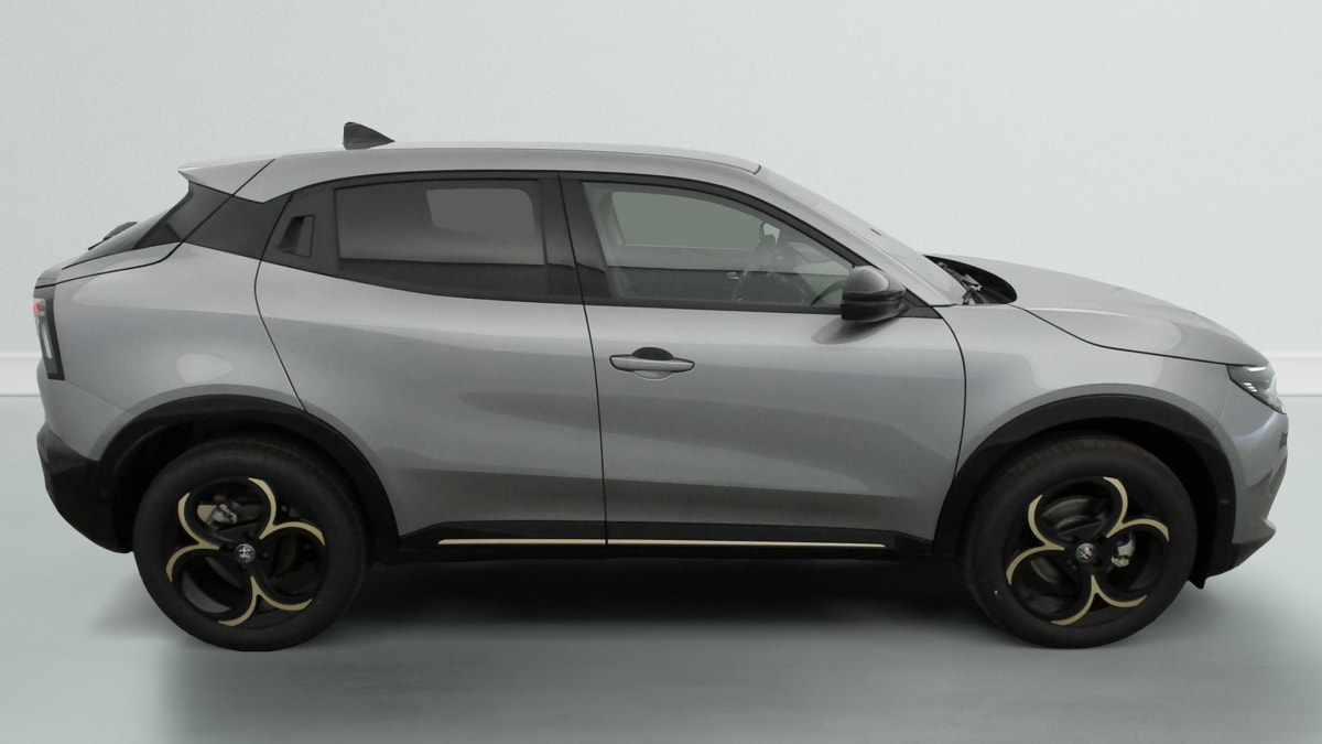 Alfa Romeo Junior - Image 8