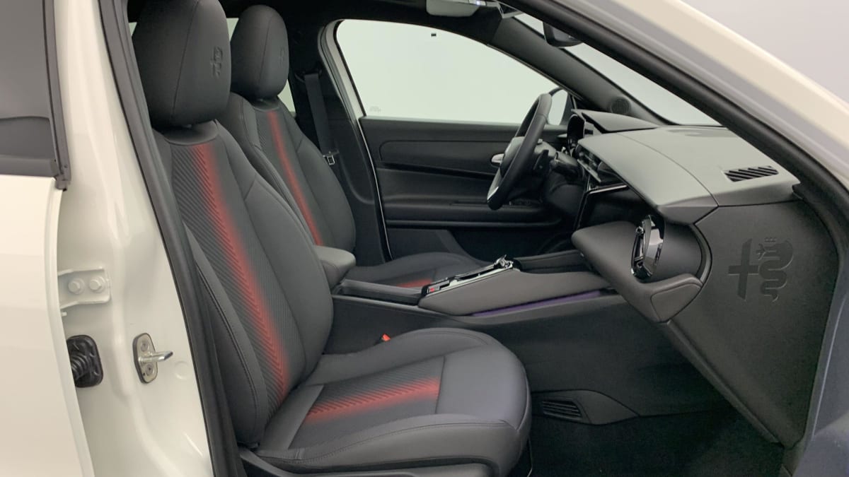 ALFA ROMEO JUNIOR 1.2 IBRIDA 136 CH EDCT6 SPECIALE