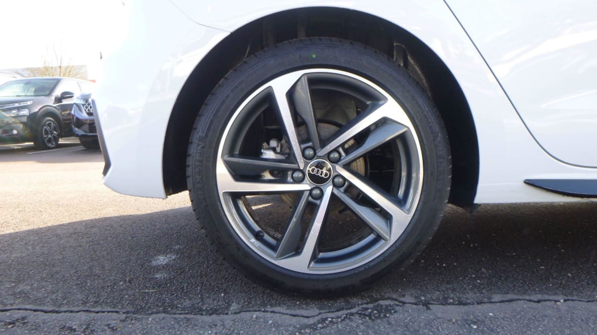 AUDI A1 SPORTBACK A1 SPORTBACK 30 TFSI 116 CH S TRONIC 7 S LINE