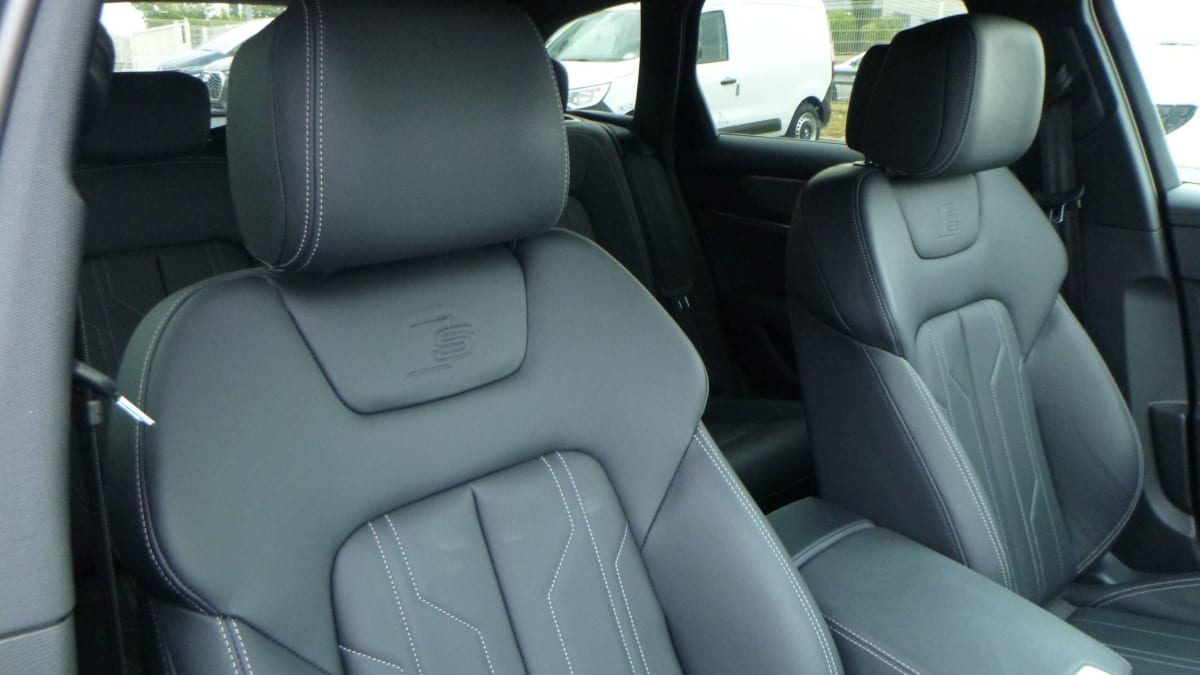 AUDI A6 AVANT A6 AVANT 55 TFSIE 367 CH S TRONIC 7 QUATTRO COMPETITION