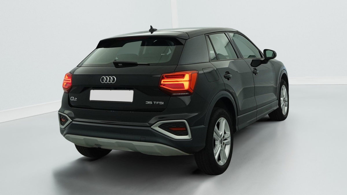 AUDI Q2 35 TFSI 150 BUSINESS LINE