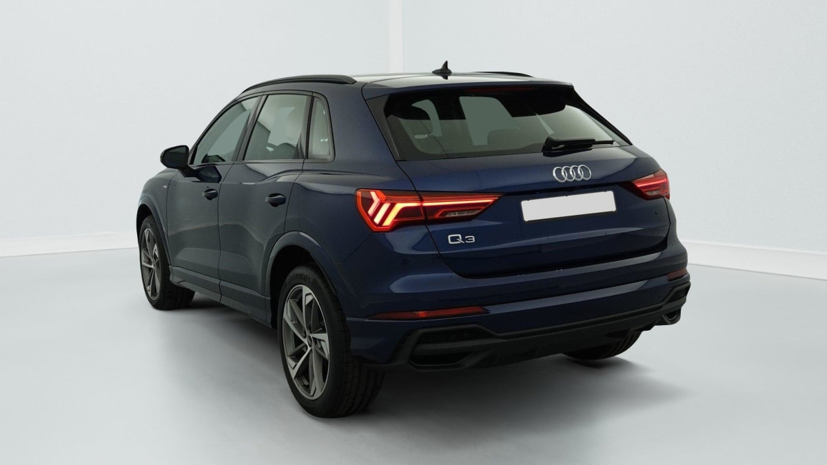 AUDI Q3 35 TDI 150 CH S TRONIC 7 S LINE