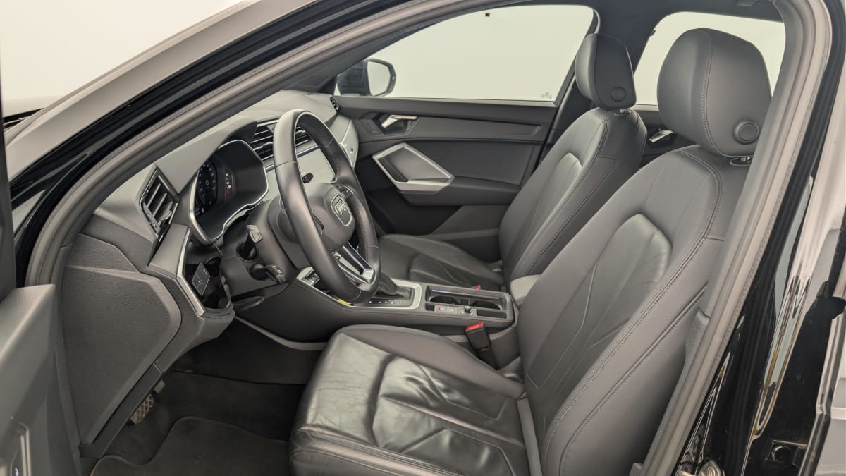 Audi Q3 - Image 16