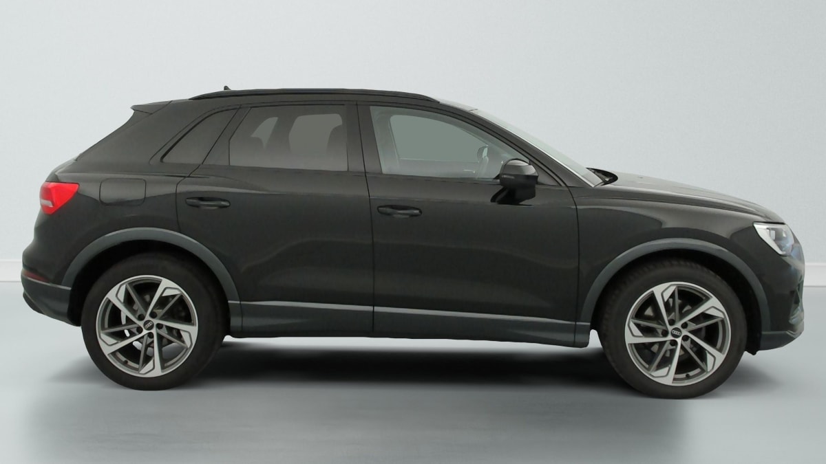 Audi Q3 - Image 8