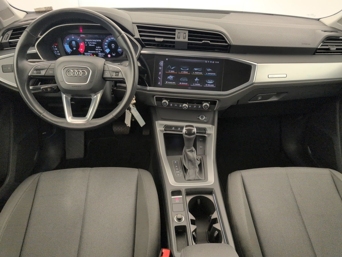 Audi Q3 - Image 14