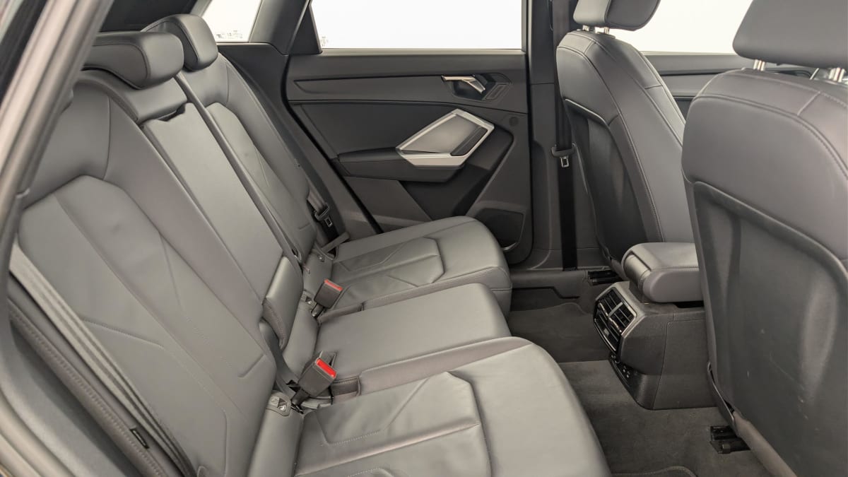Audi Q3 - Image 10