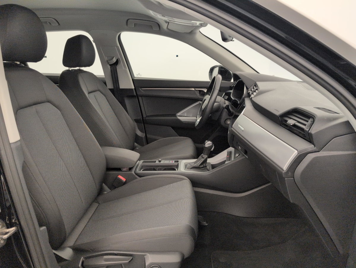 Audi Q3 - Image 9