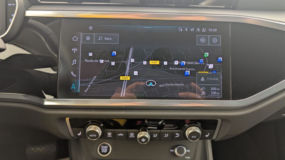 Audi Q3 - Image 17