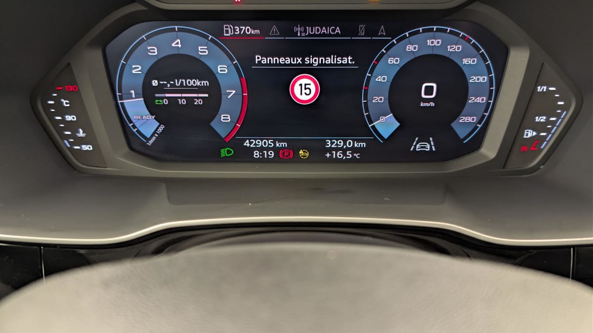 Audi Q3 - Image 22