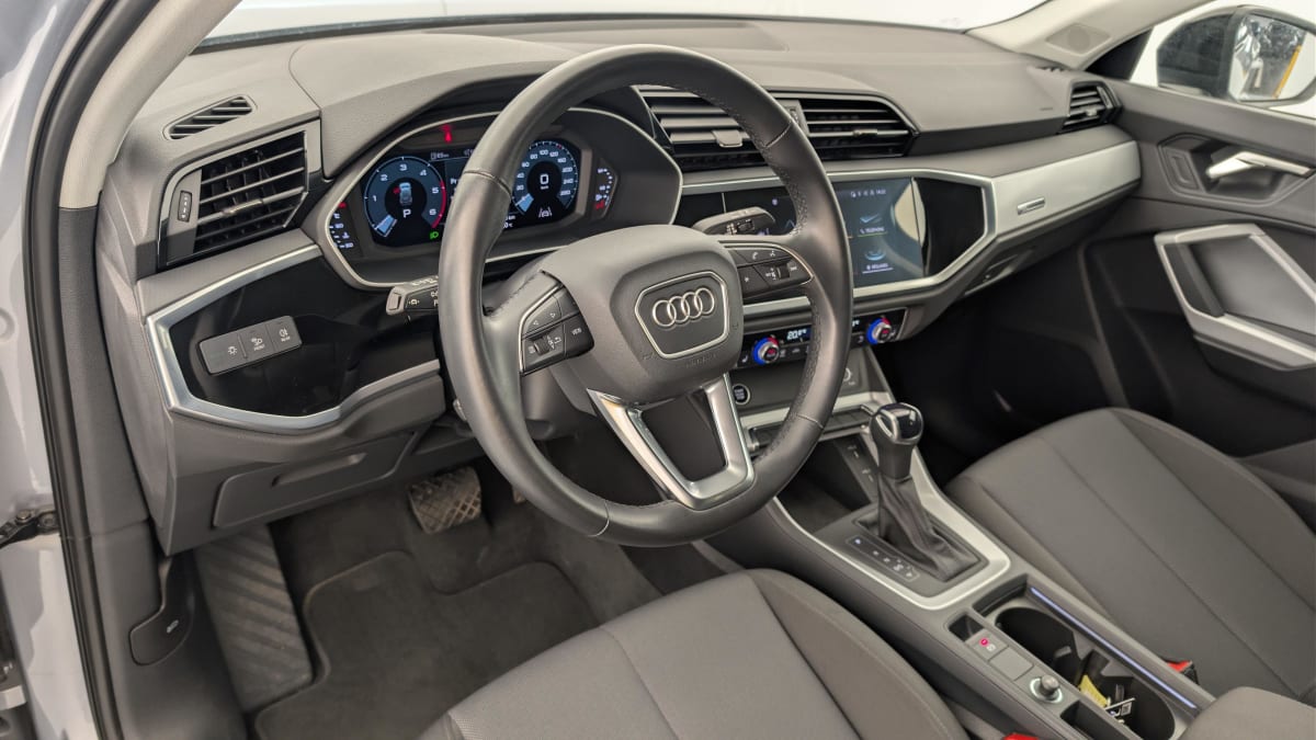 Audi Q3 - Image 15