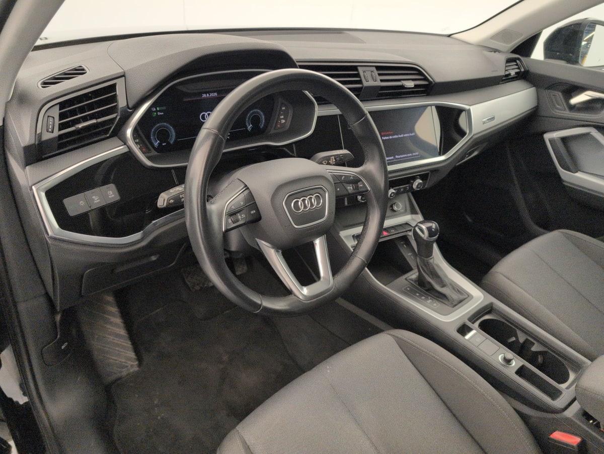 Audi Q3 - Image 14