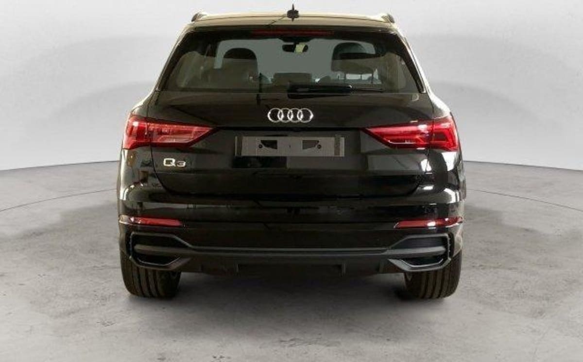 AUDI Q3 35 TDI 150 CH S TRONIC 7 S LINE