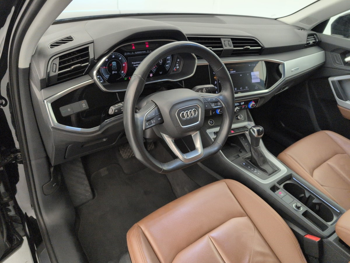 Audi Q3 - Image 15