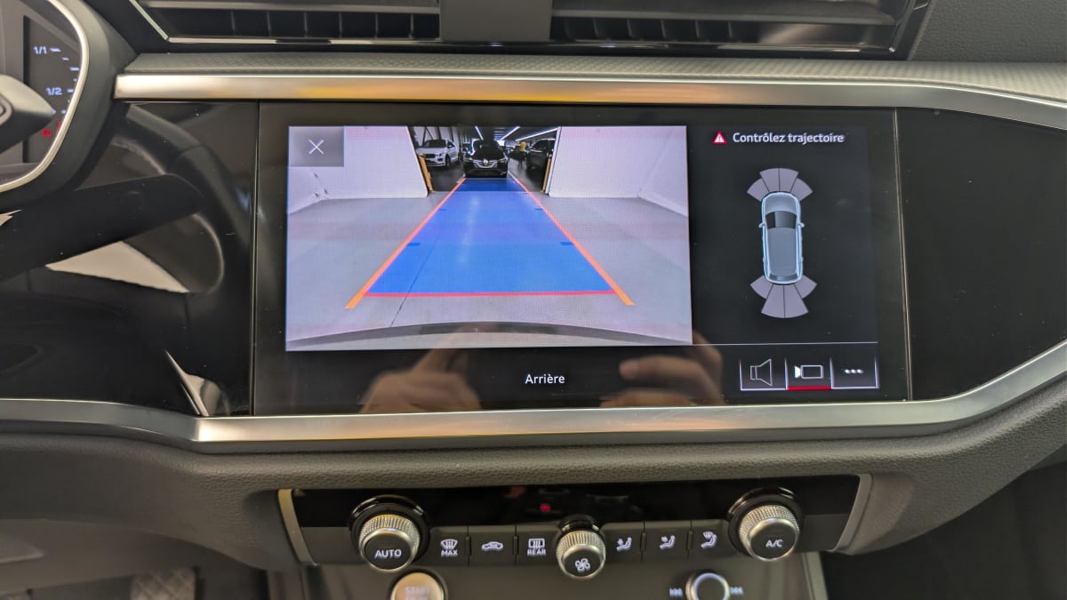 Audi Q3 - Image 18