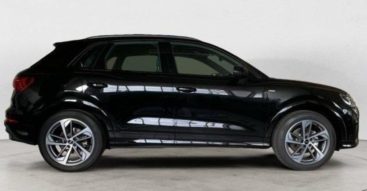 AUDI Q3 35 TDI 150 CH S TRONIC 7 S LINE