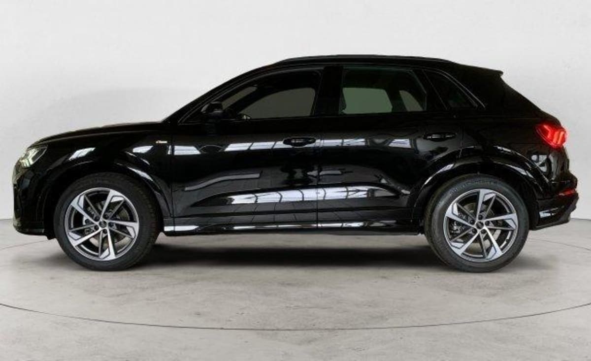 AUDI Q3 35 TDI 150 CH S TRONIC 7 S LINE