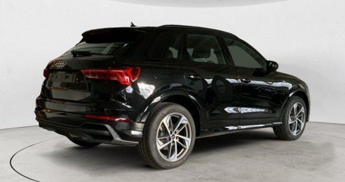 AUDI Q3 35 TDI 150 CH S TRONIC 7 S LINE