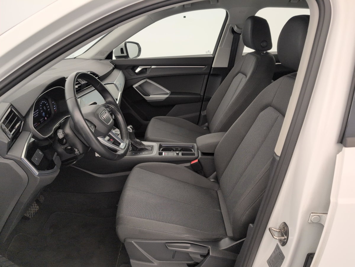 Audi Q3 - Image 17