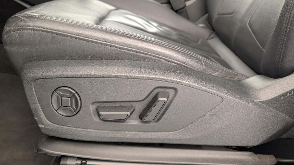 Audi Q3 - Image 22