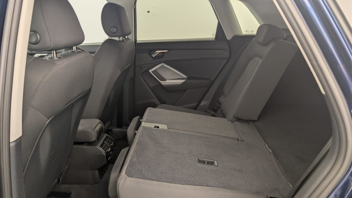 Audi Q3 - Image 12