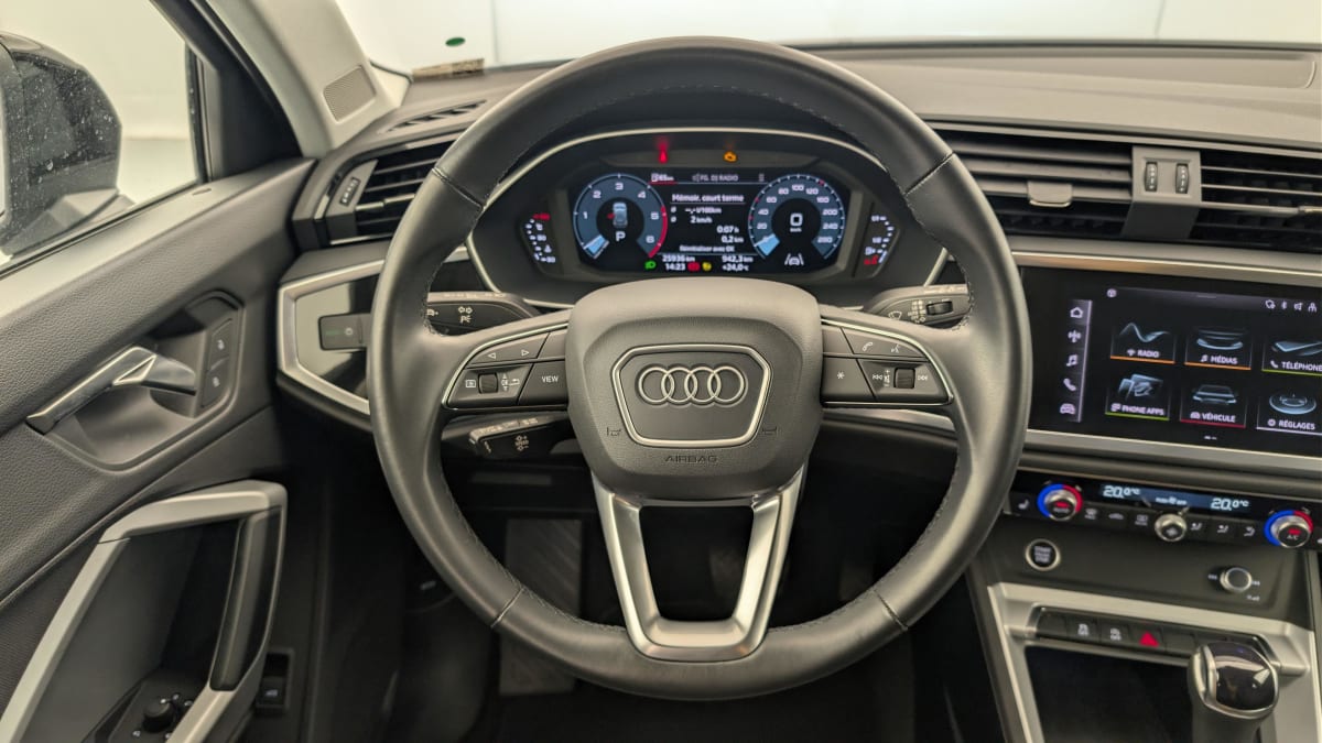 Audi Q3 - Image 14