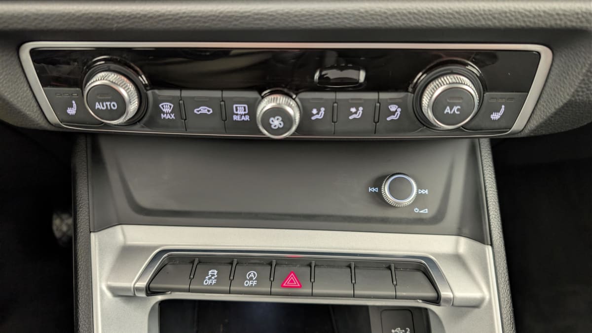 Audi Q3 - Image 19