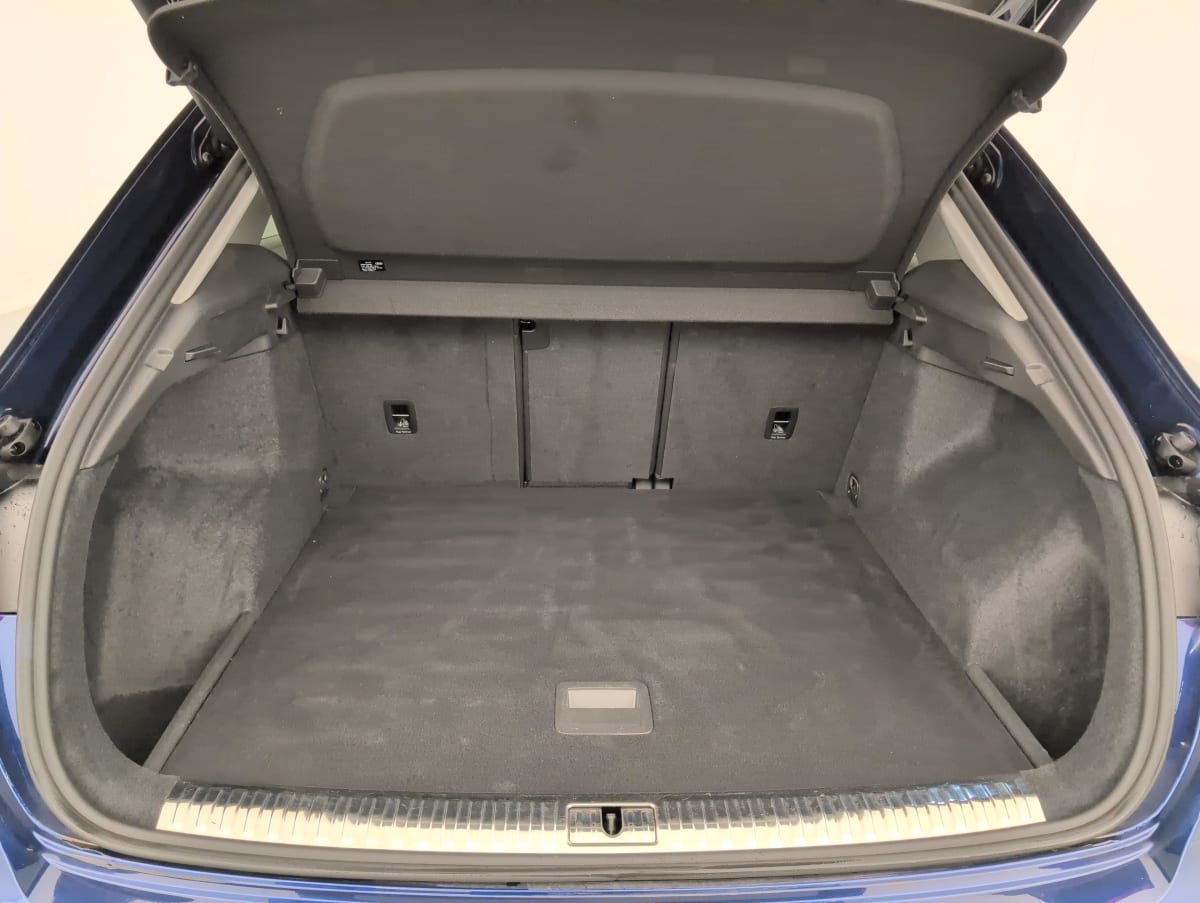 Audi Q3 - Image 9