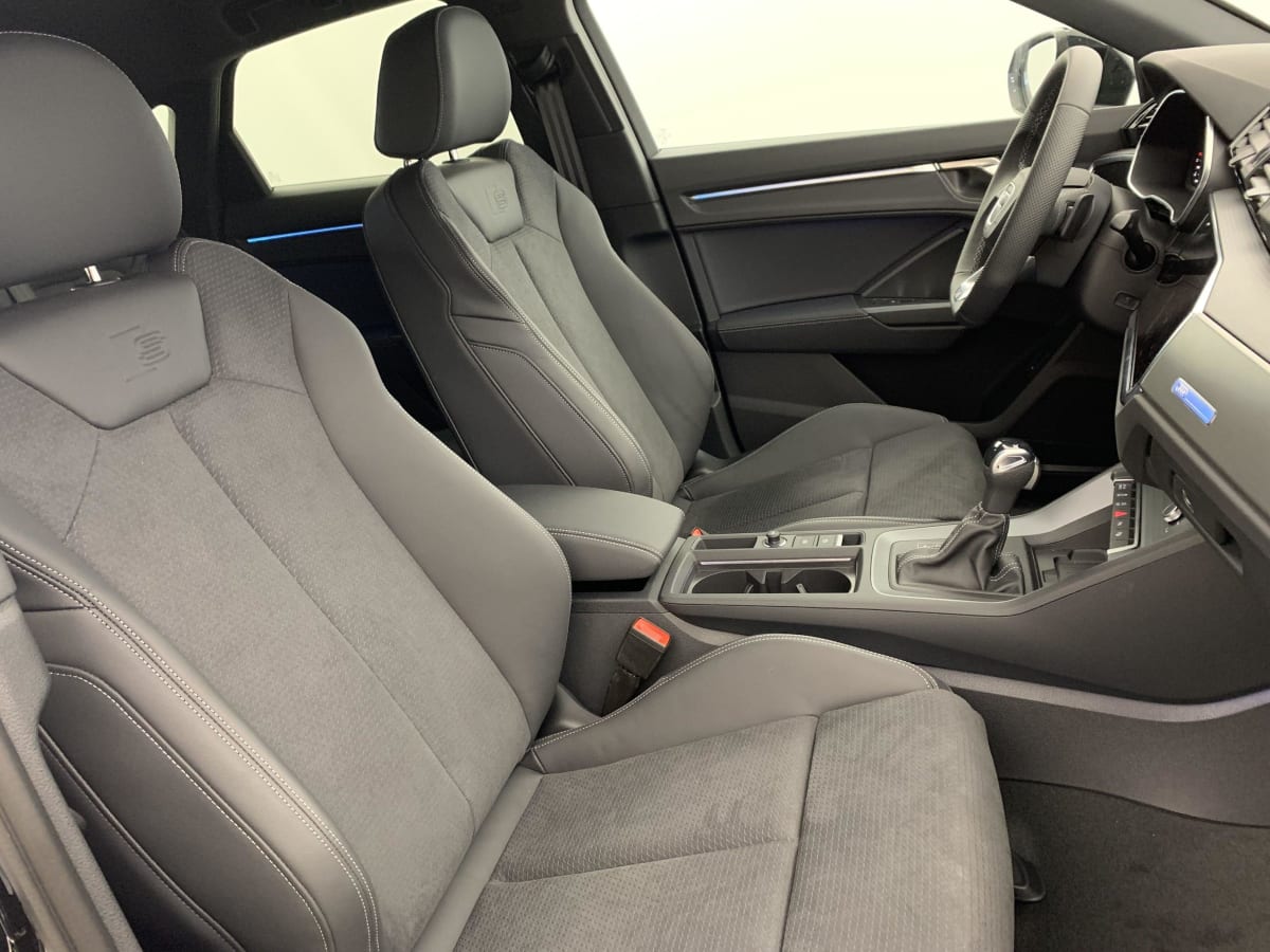 AUDI Q3 SPORTBACK 35 TDI 150 CH S TRONIC 7 BLACK EDITION