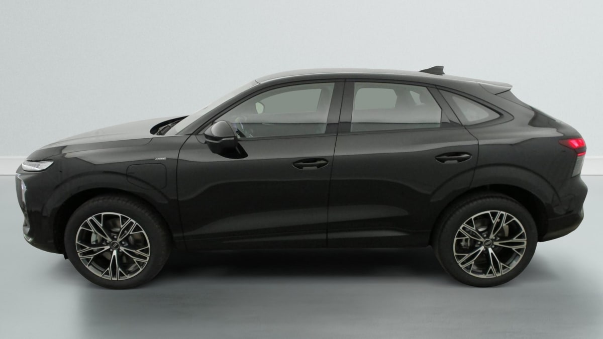 Audi Q3 SPORTBACK HYBRIDE - Image 4