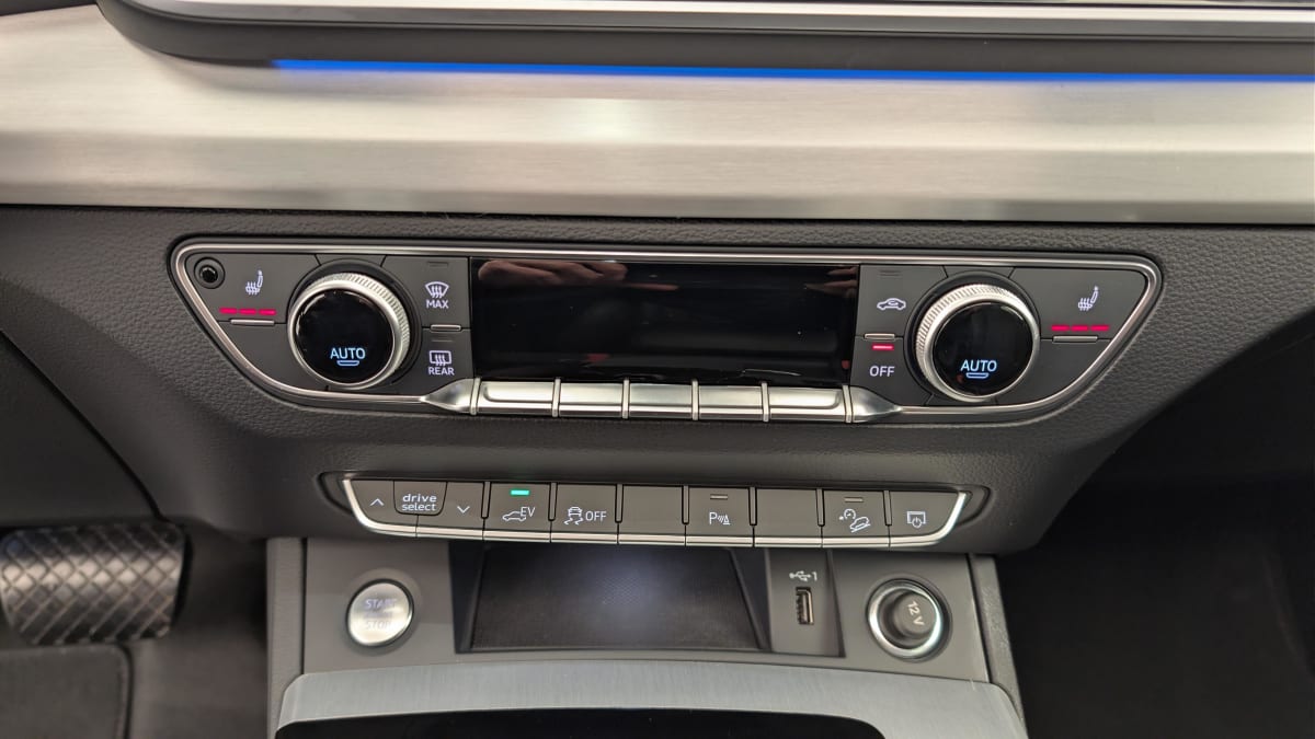 Audi Q5 Sportback - Image 31