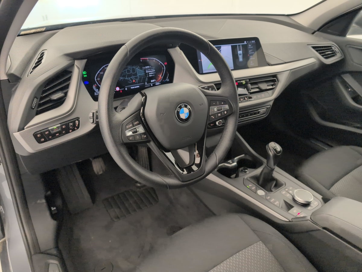 BMW Serie 1 F40 - Image 15