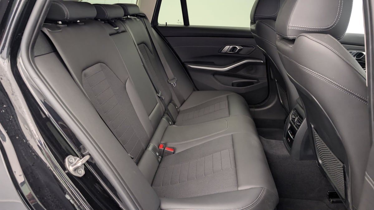 BMW SERIE 3 TOURING TOURING 318I 156 CH BVA8 BUSINESS DESIGN