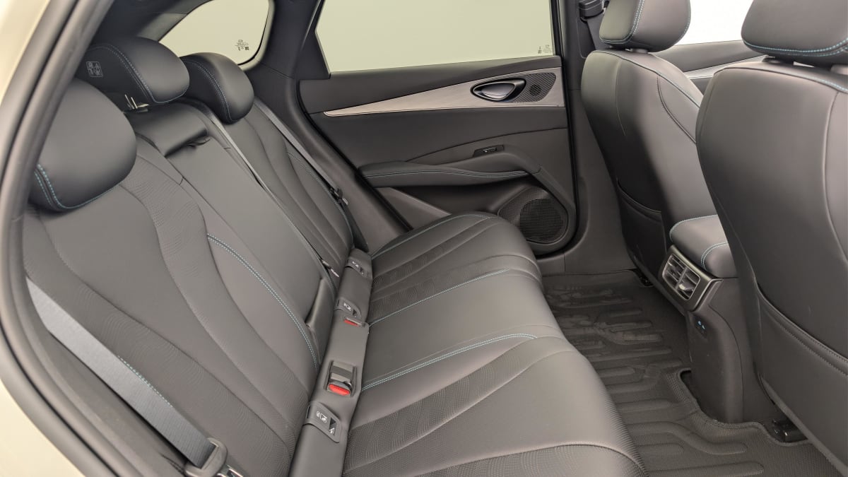 BYD SEAL 6 TOURING - Image 10