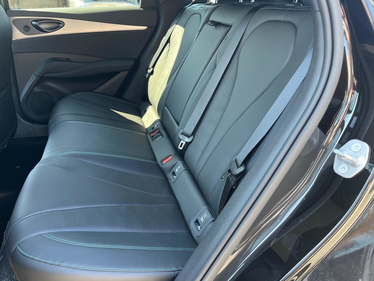 BYD SEAL 6 TOURING - Image 40