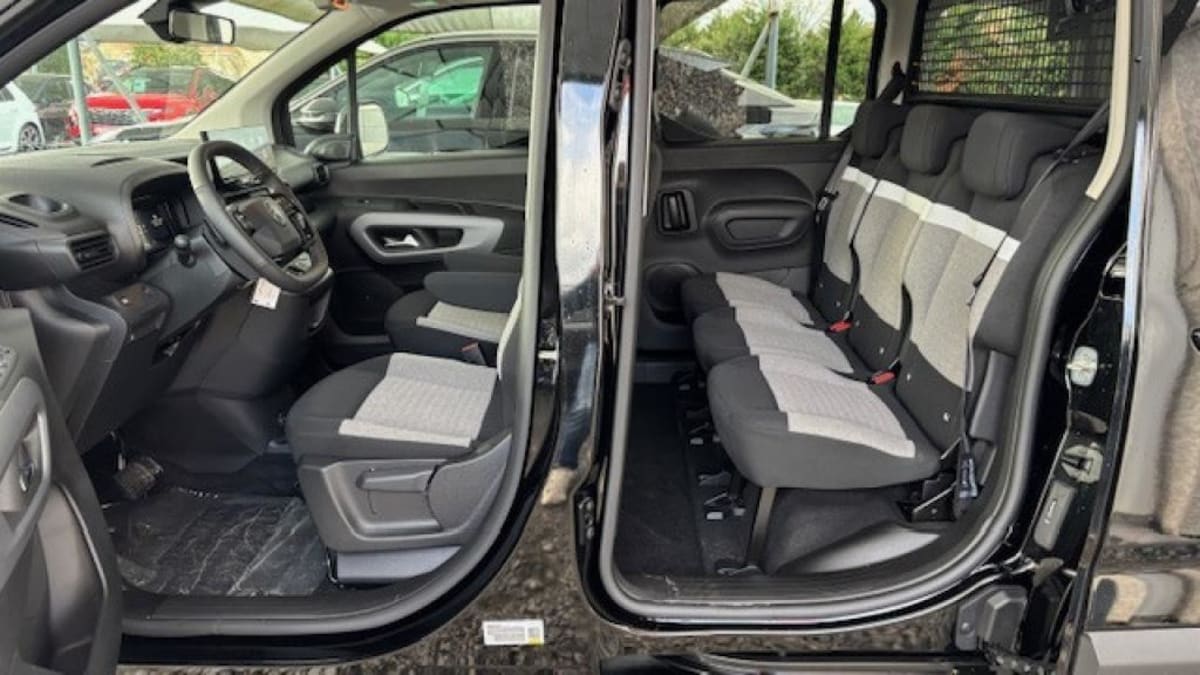 CITROEN BERLINGO BERLINGO TAILLE M HDI 130 EAT8 MAX