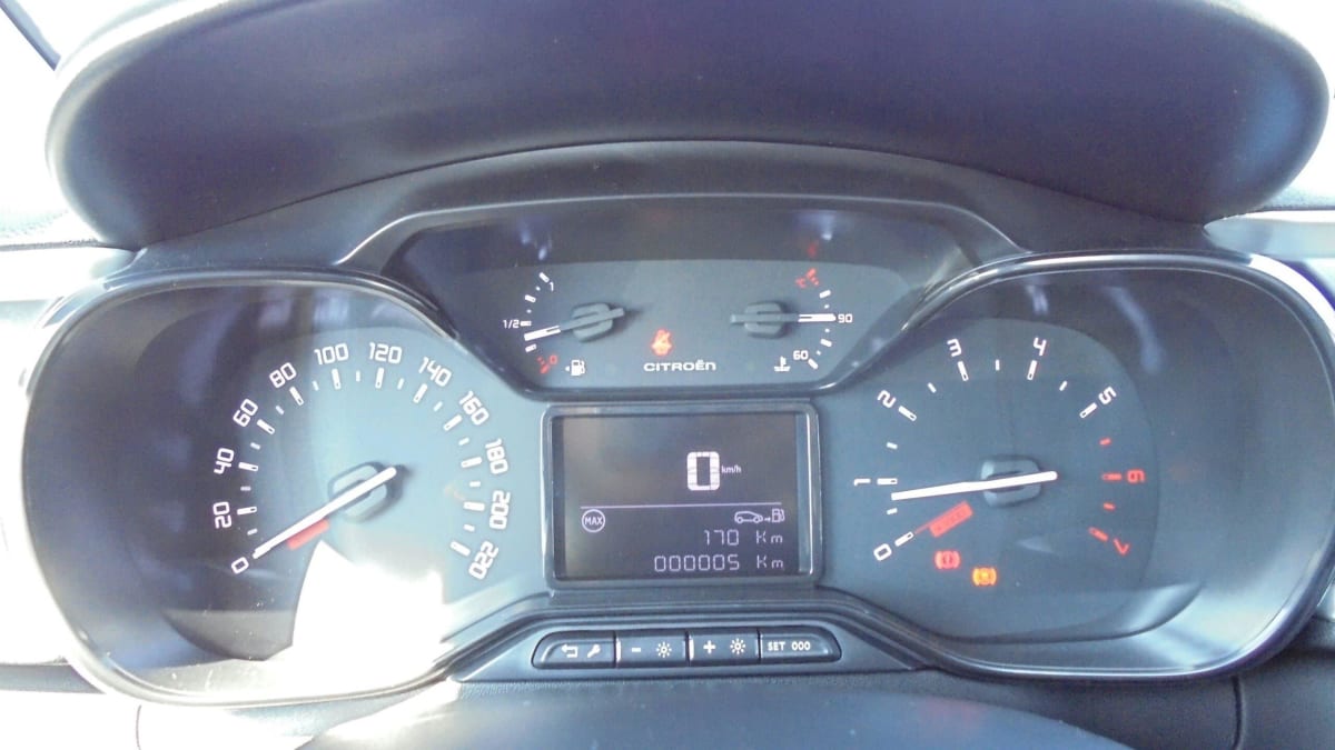 CITROEN C3 PURETECH 83 BVM5 SHINE