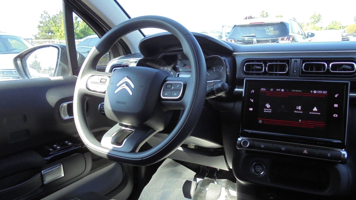CITROEN C3 PURETECH 83 BVM5 SHINE