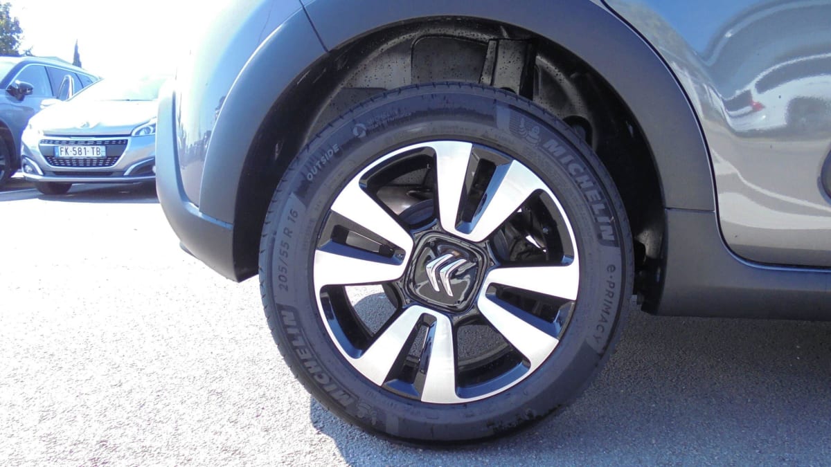 CITROEN C3 PURETECH 83 BVM5 SHINE