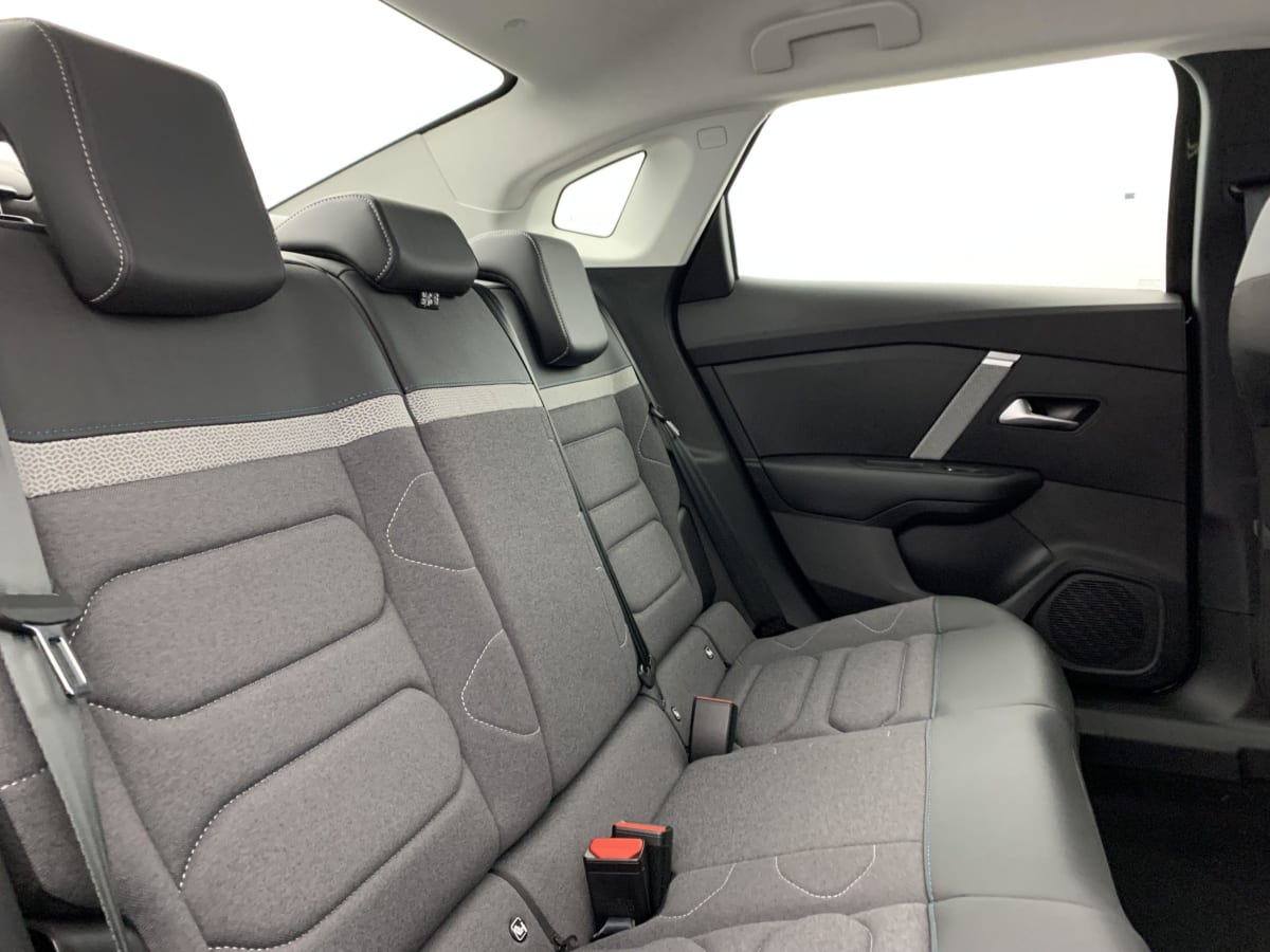 CITROEN C4 X PURETECH 130 EAT8 PLUS