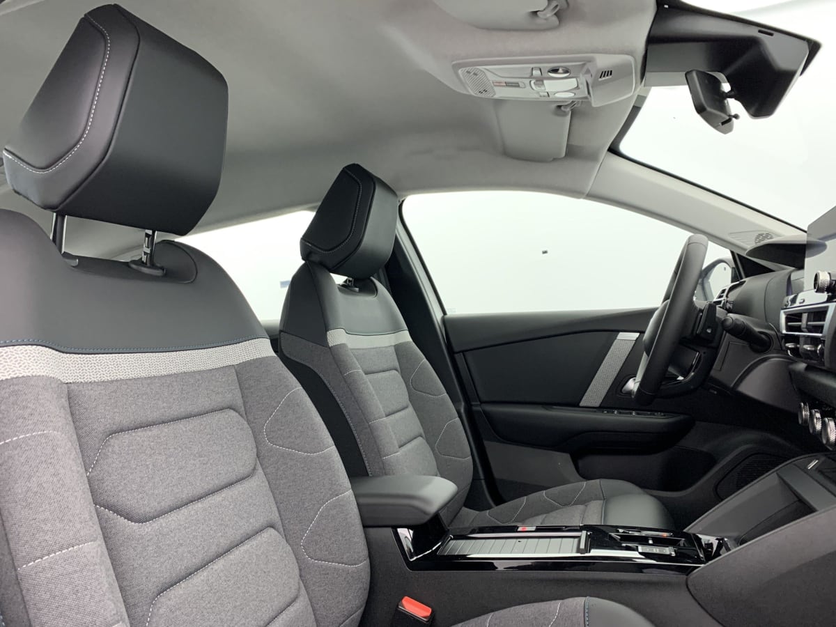CITROEN C4 X PURETECH 130 EAT8 PLUS