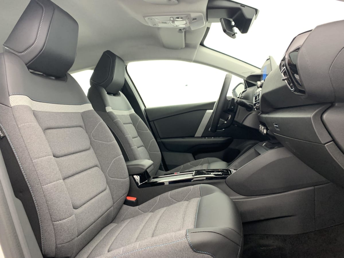 CITROEN C4 X PURETECH 130 EAT8 PLUS