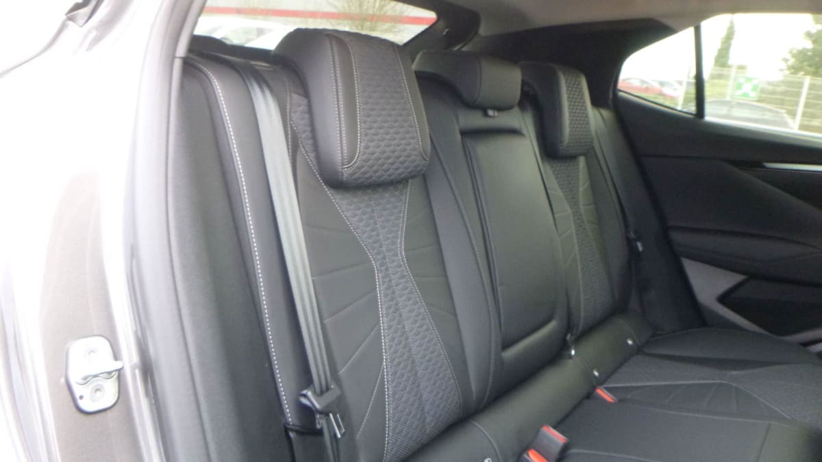 DS DS4 HYBRIDE 136 E-DCT6 PALLAS