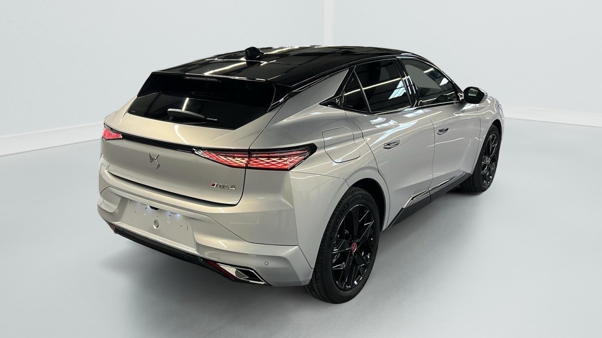 DS DS4 PURETECH 130 EAT8 PERFORMANCE LINE