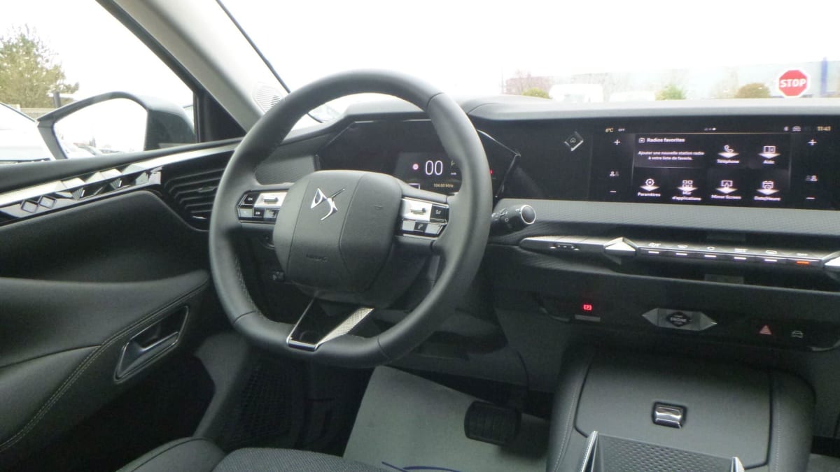 DS DS4 HYBRIDE 136 E-DCT6 PALLAS