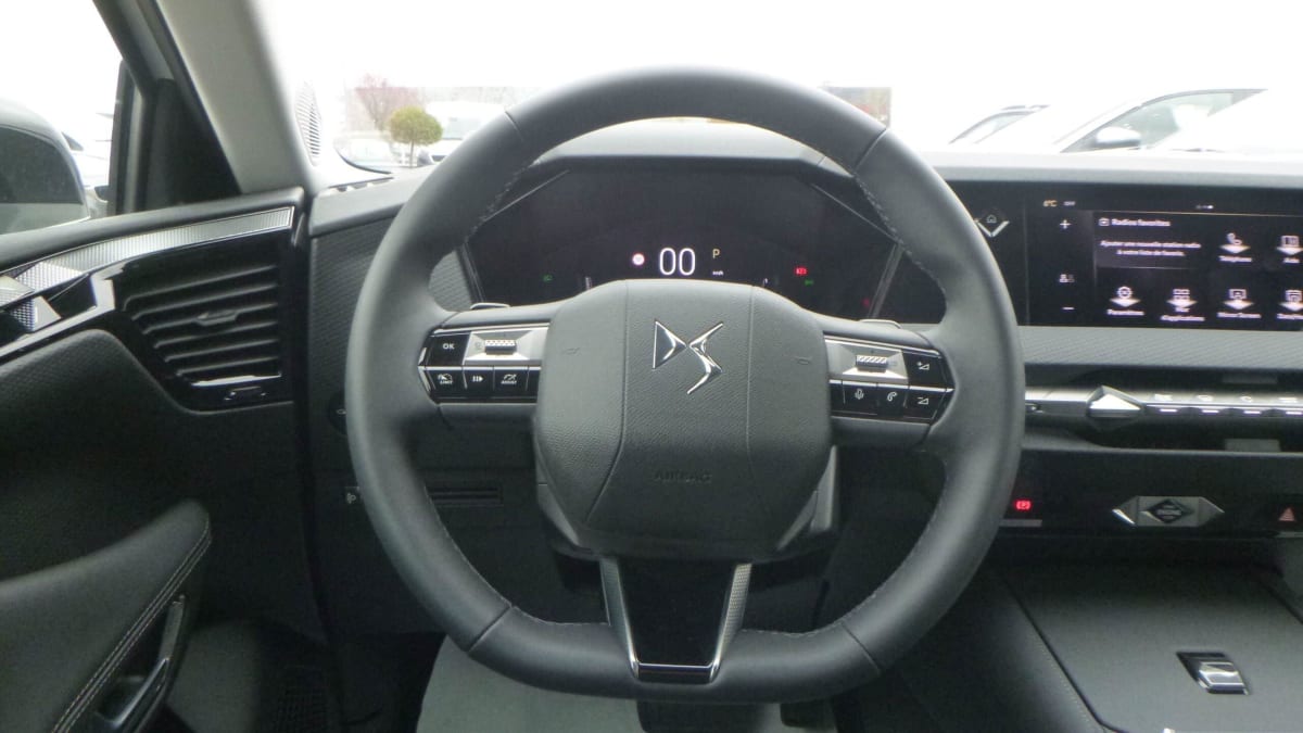 DS DS4 HYBRIDE 136 E-DCT6 PALLAS