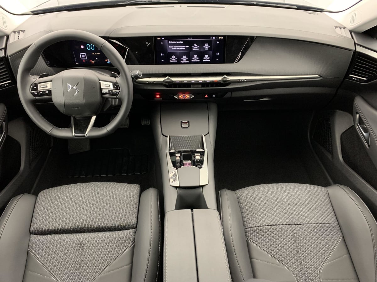 DS DS4 HYBRIDE 136 E-DCT6 PALLAS
