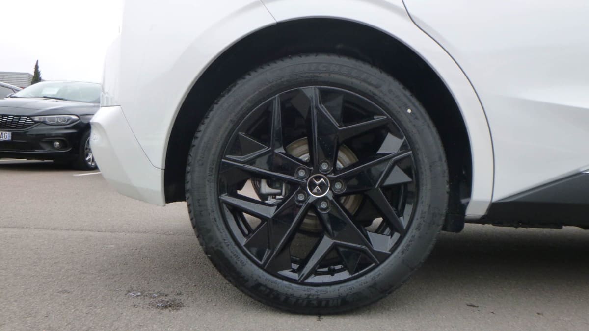 DS DS4 HYBRIDE 136 E-DCT6 PALLAS
