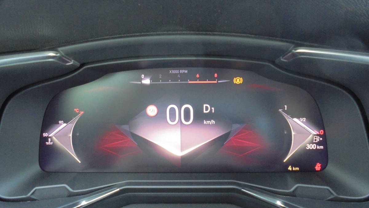 DS DS7 BLUEHDI 130 EAT8 PERFORMANCE LINE