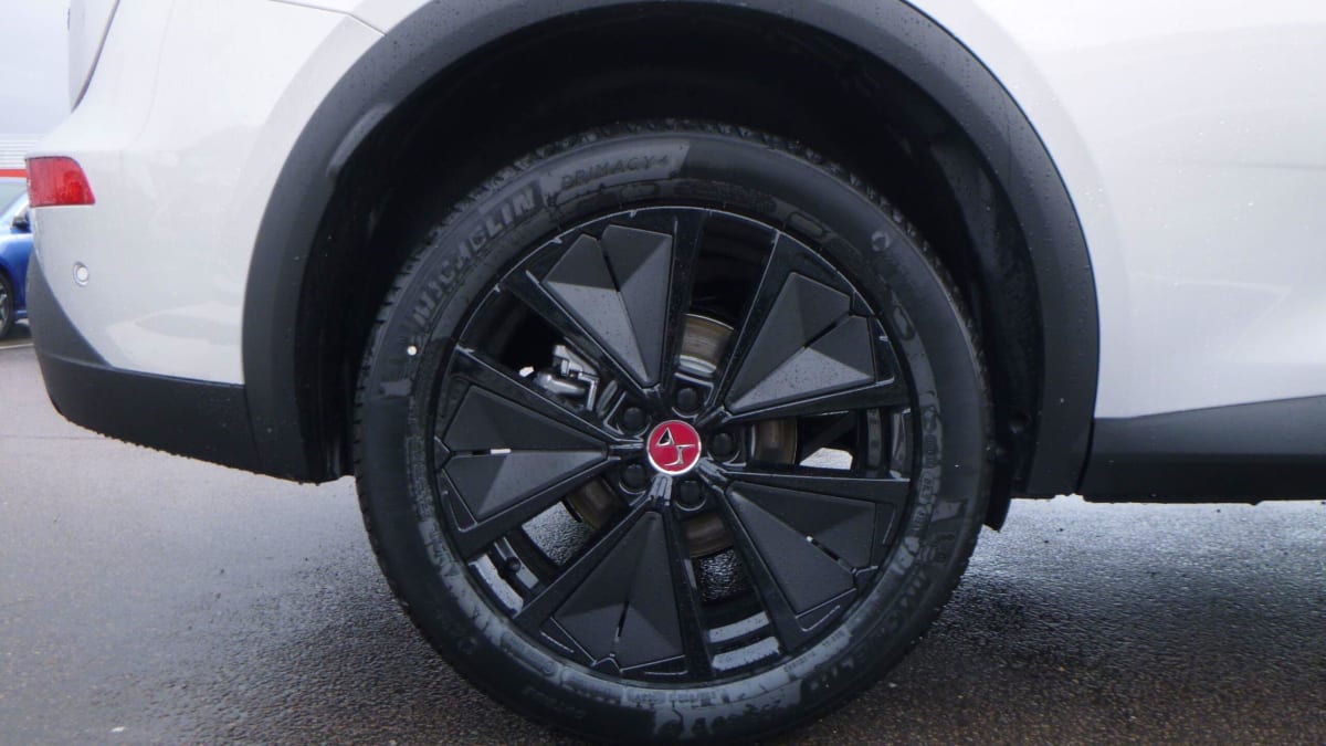 DS DS7 BLUEHDI 130 EAT8 PERFORMANCE LINE