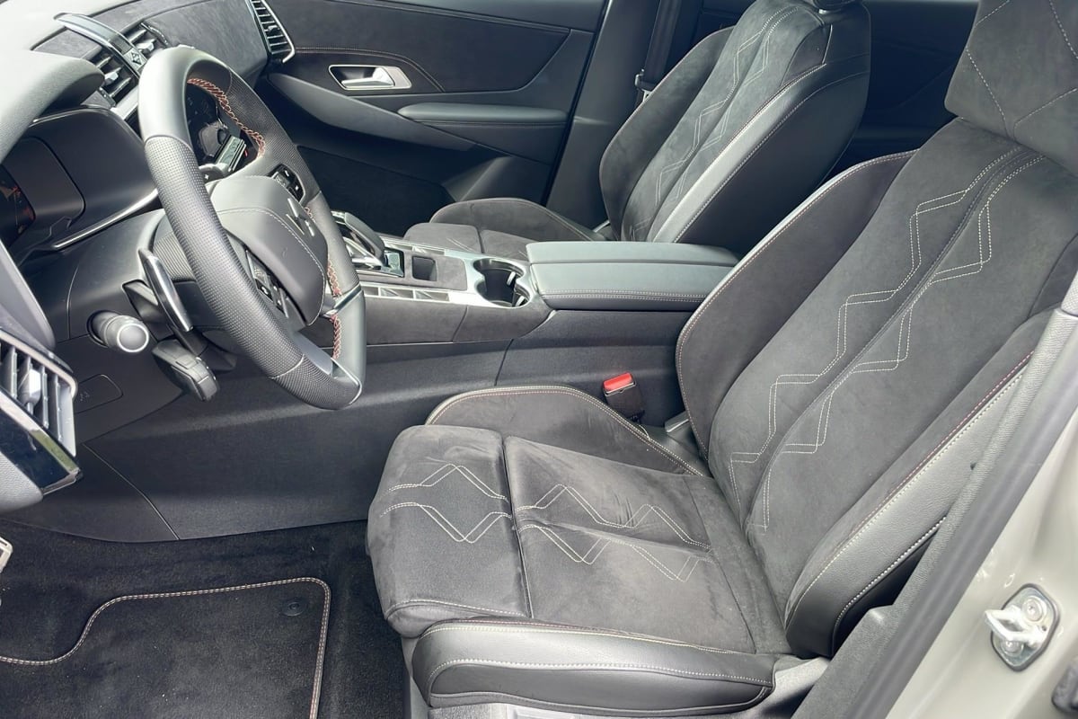 DS DS7 HYBRIDE RECHARGEABLE E-TENSE 300 EAT8 4X4 PERFORMANCE LINE +